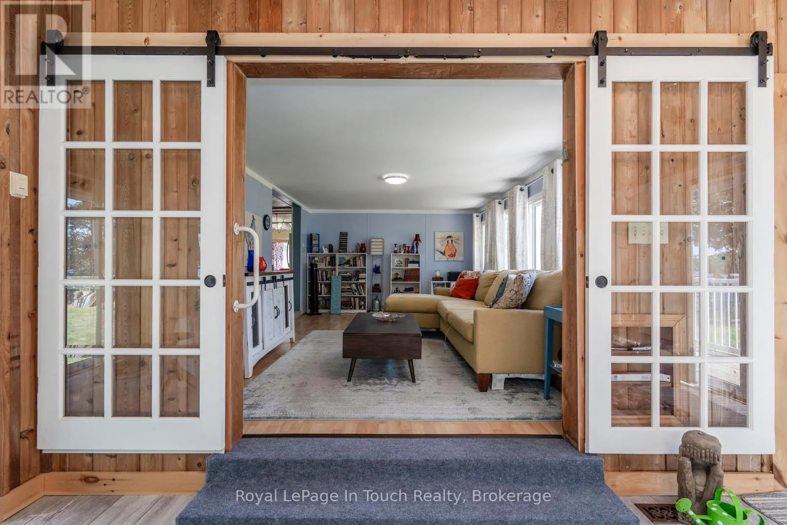 30 LAKESHORE ROAD