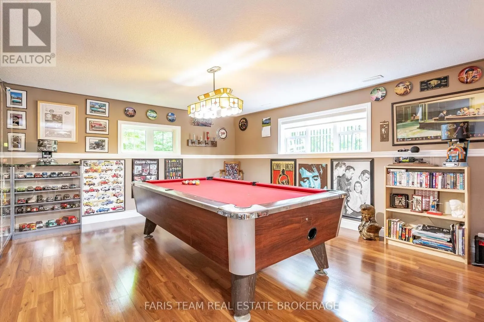 85 FARLAIN LAKE ROAD E