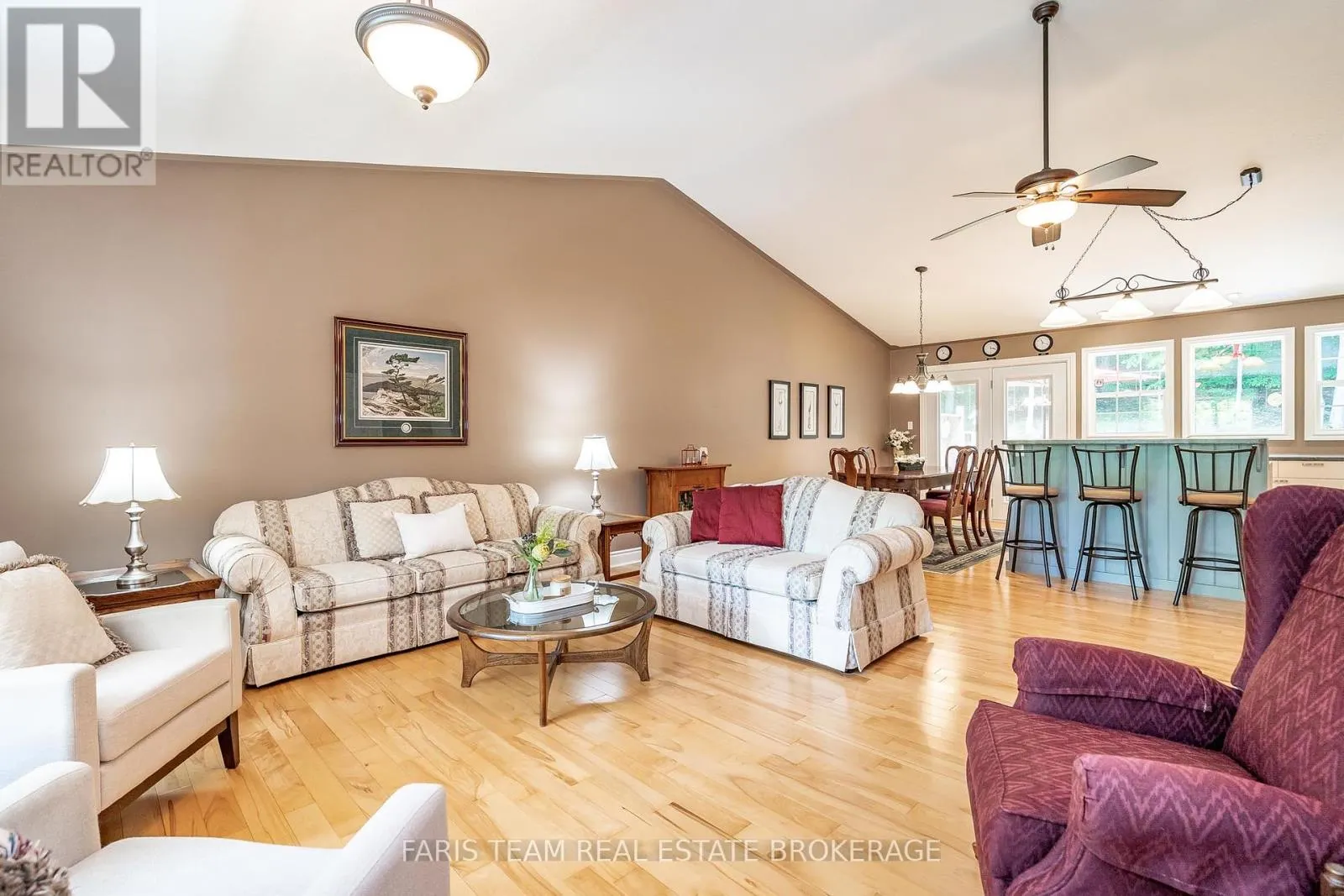85 FARLAIN LAKE ROAD E