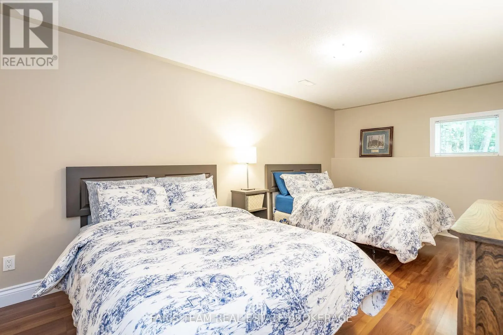 85 FARLAIN LAKE ROAD E