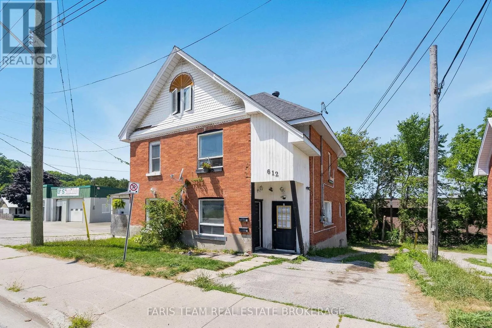 612 BAY STREET