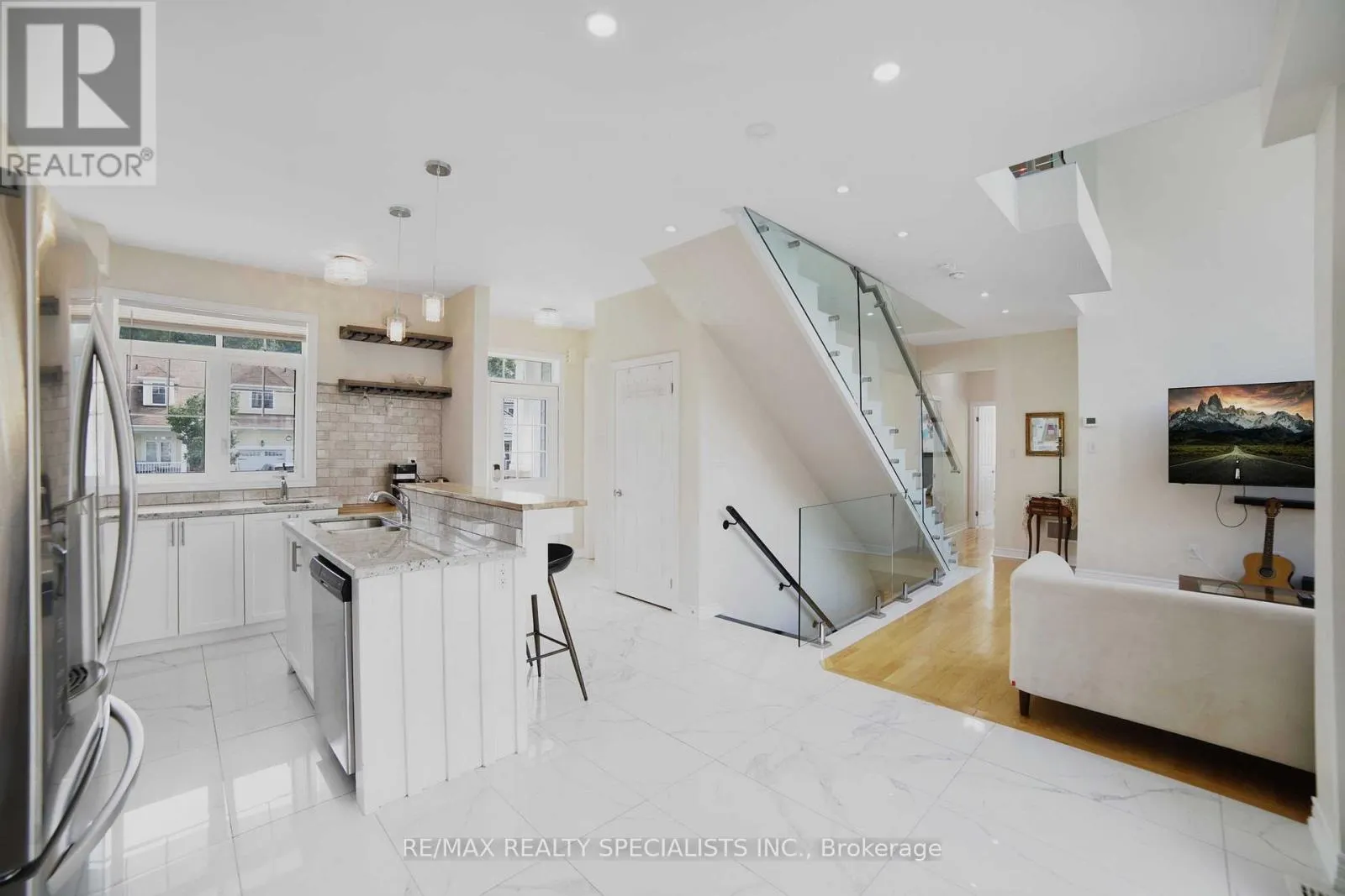 61 RIVERWALK PLACE