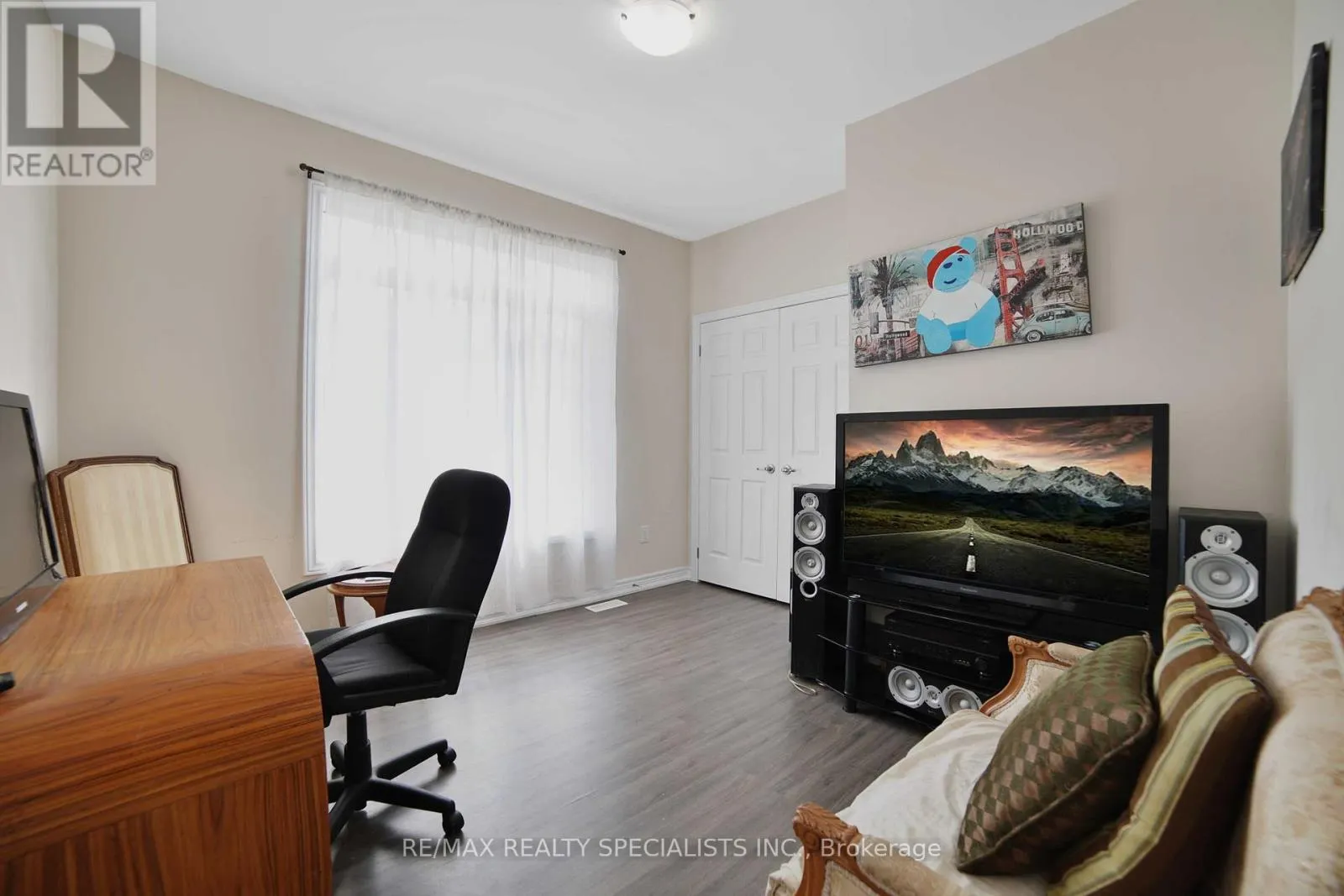61 RIVERWALK PLACE