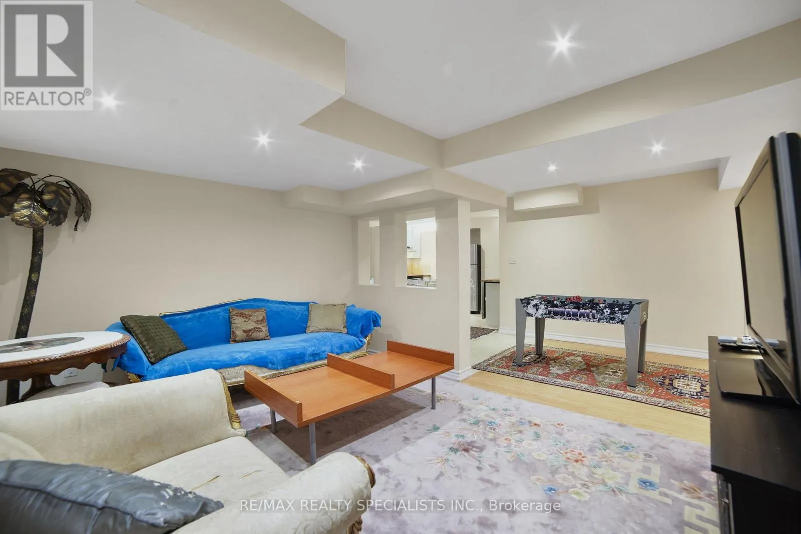 61 RIVERWALK PLACE