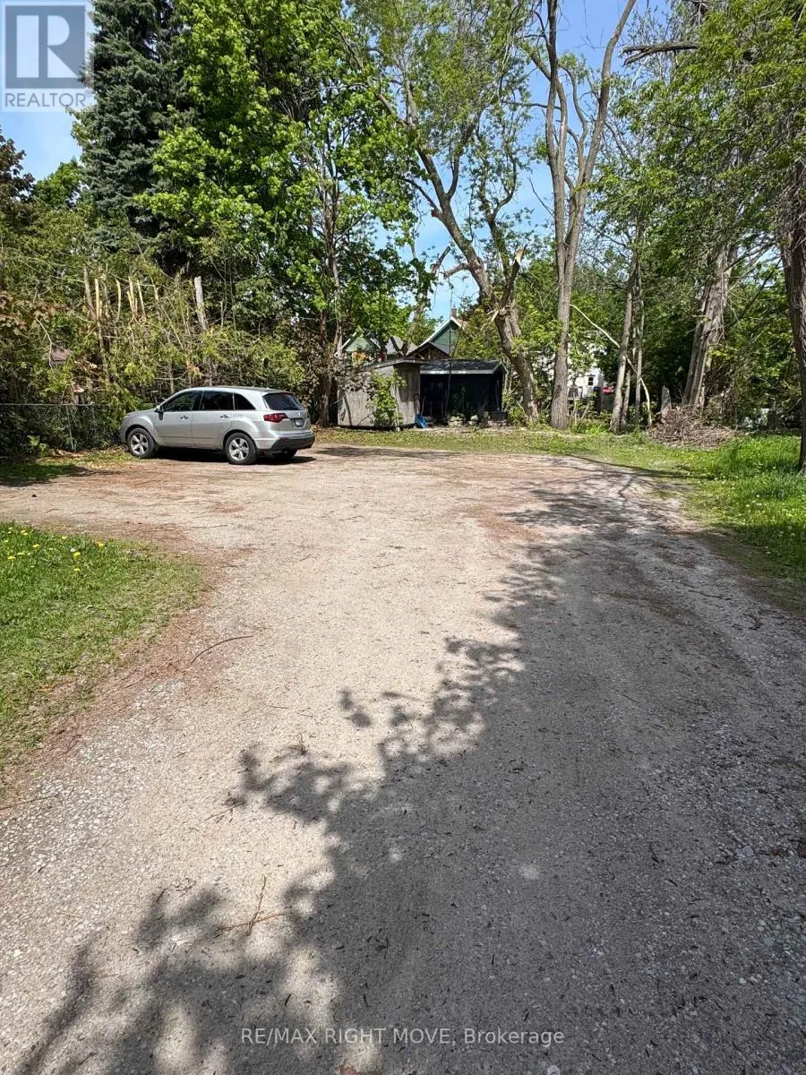 264 MISSISSAGA STREET W