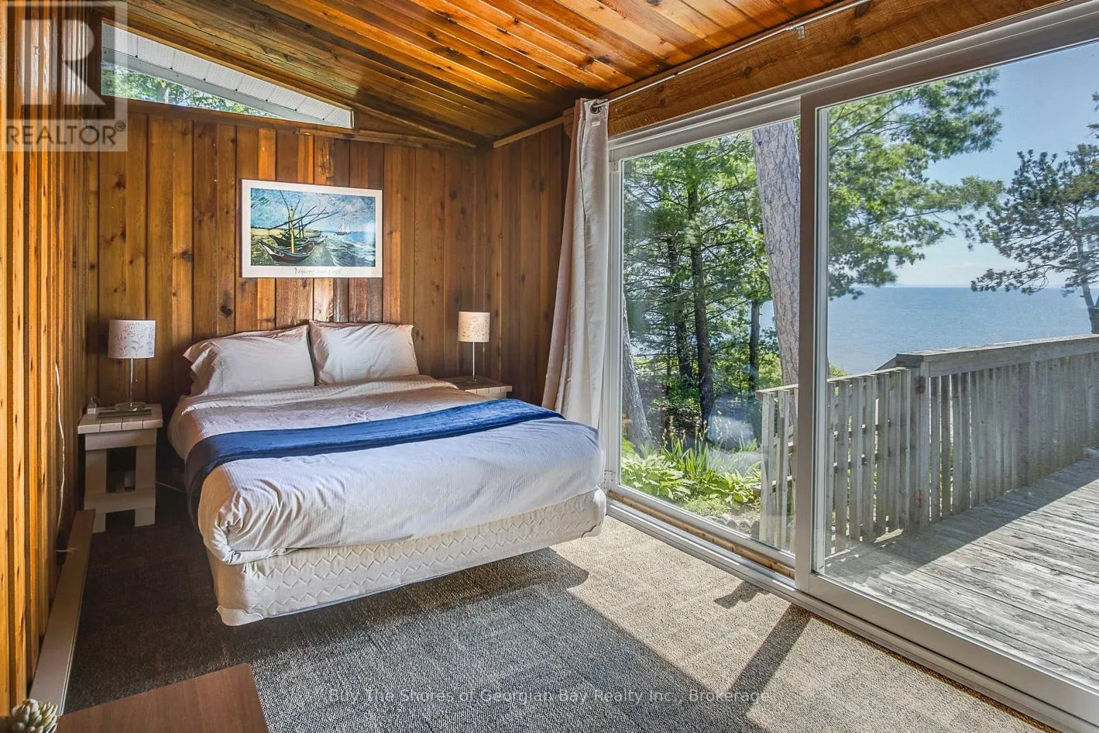 8 NASSAU COURT