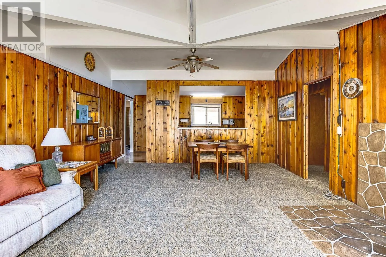 8 NASSAU COURT