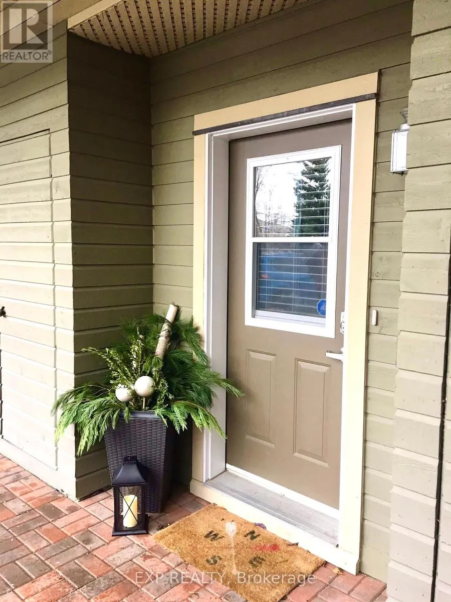 10 - 917 CEDARPOINTE COURT