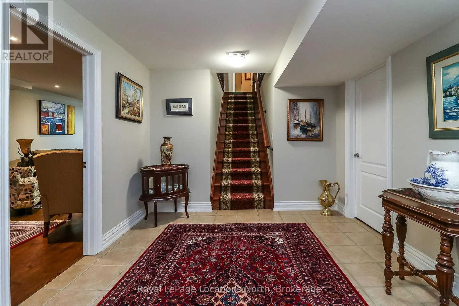 15 DOWNER CRESCENT