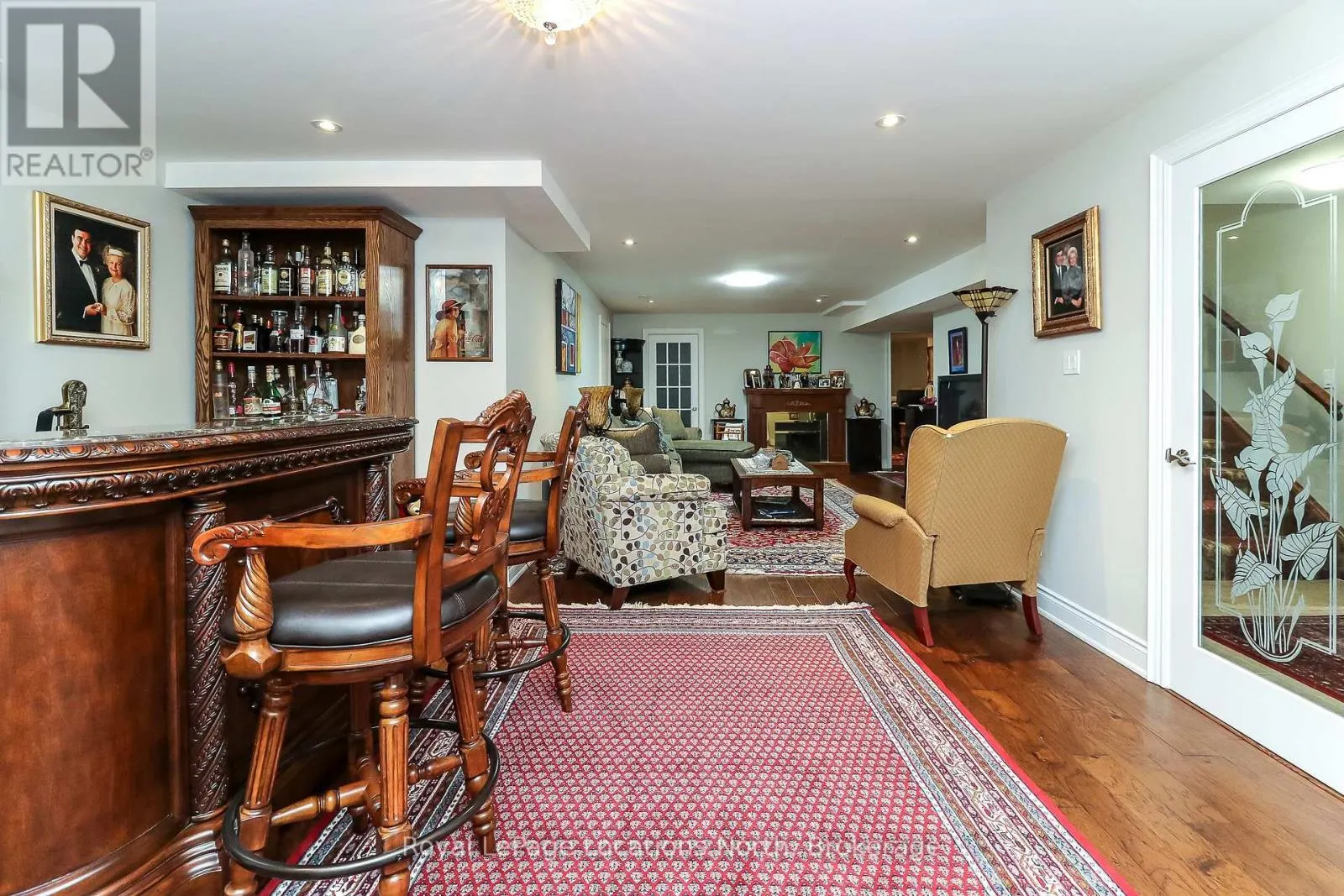 15 DOWNER CRESCENT