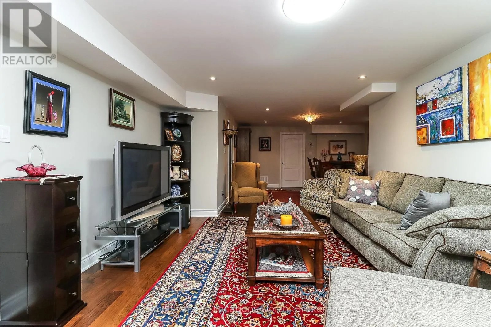 15 DOWNER CRESCENT
