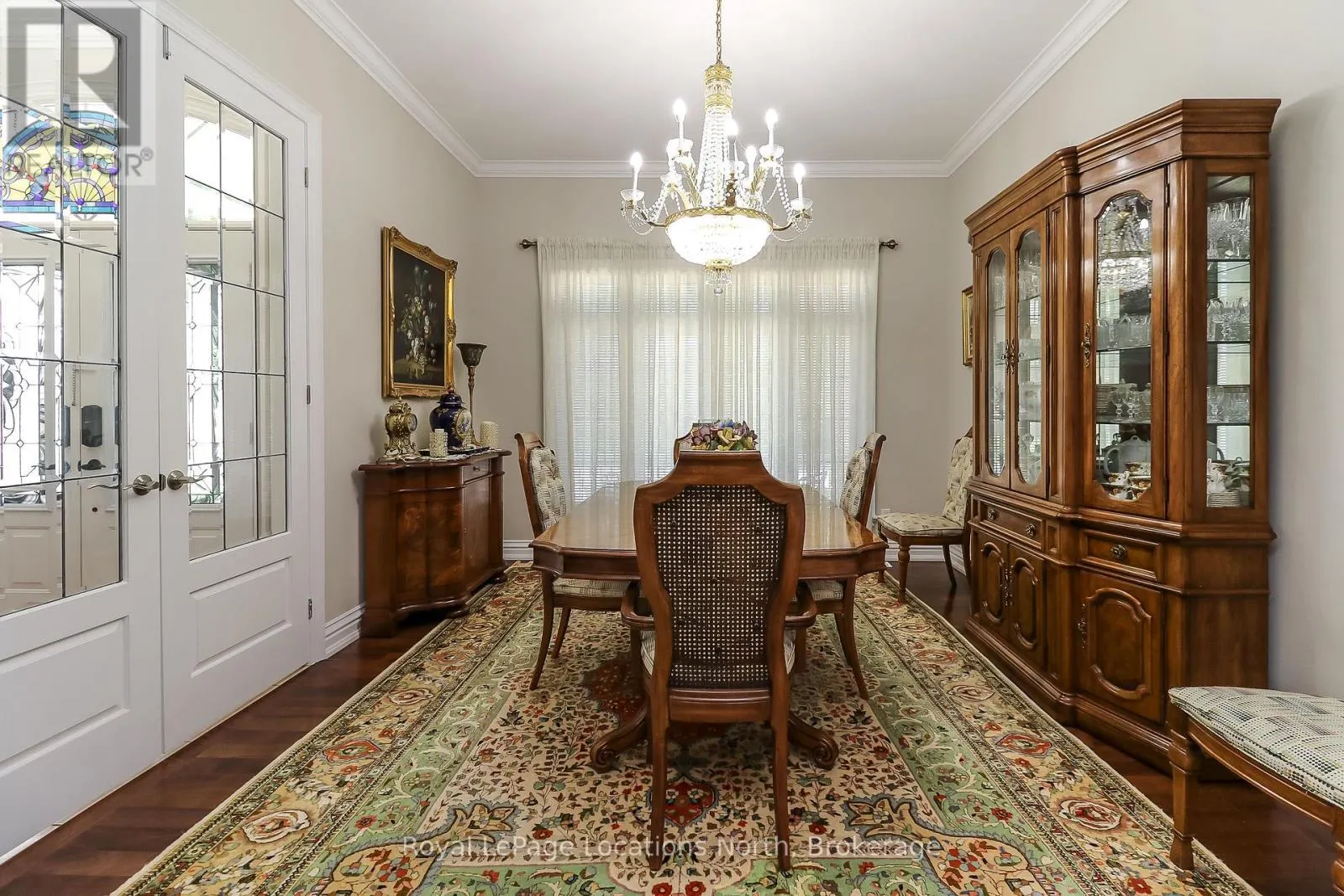 15 DOWNER CRESCENT