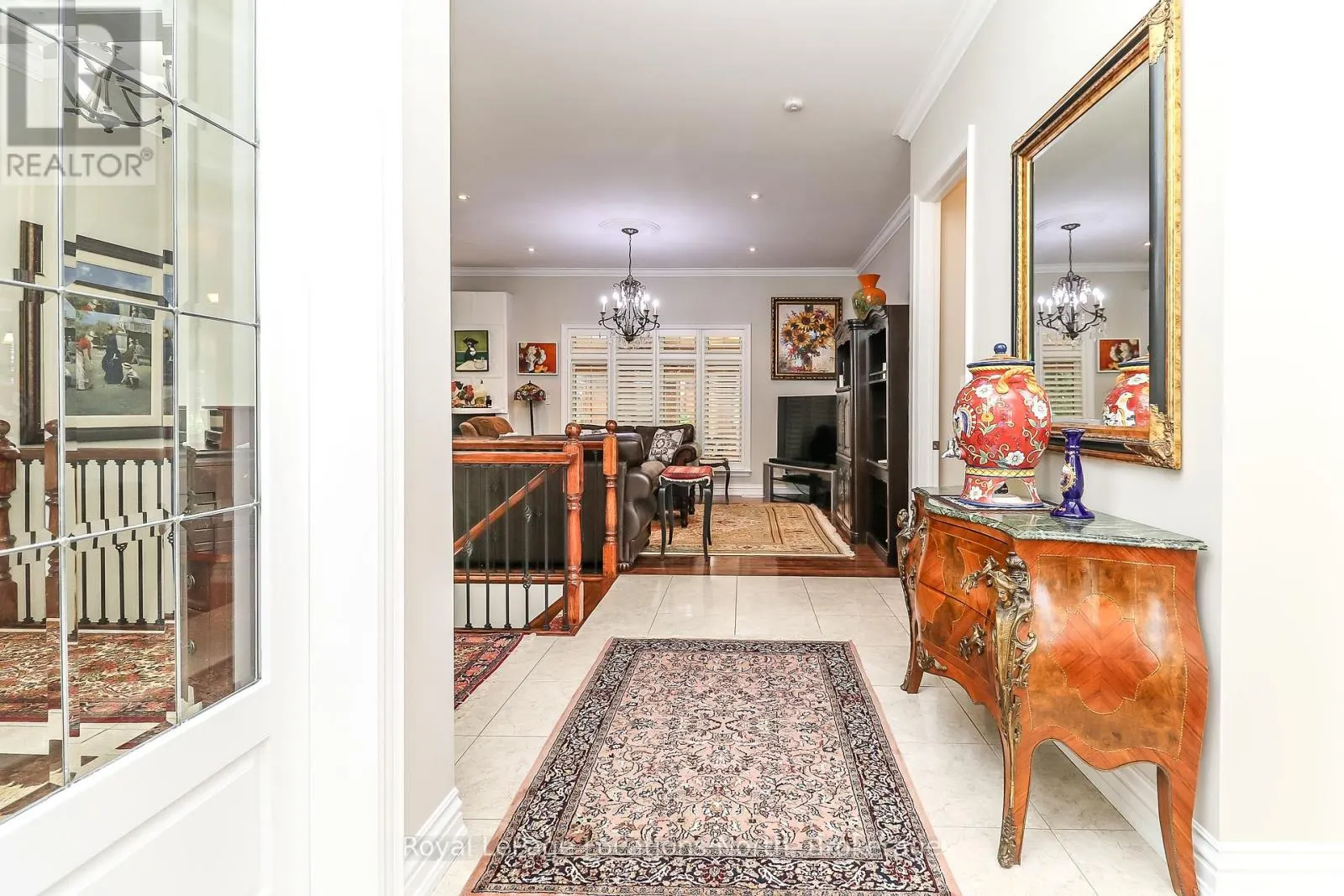 15 DOWNER CRESCENT