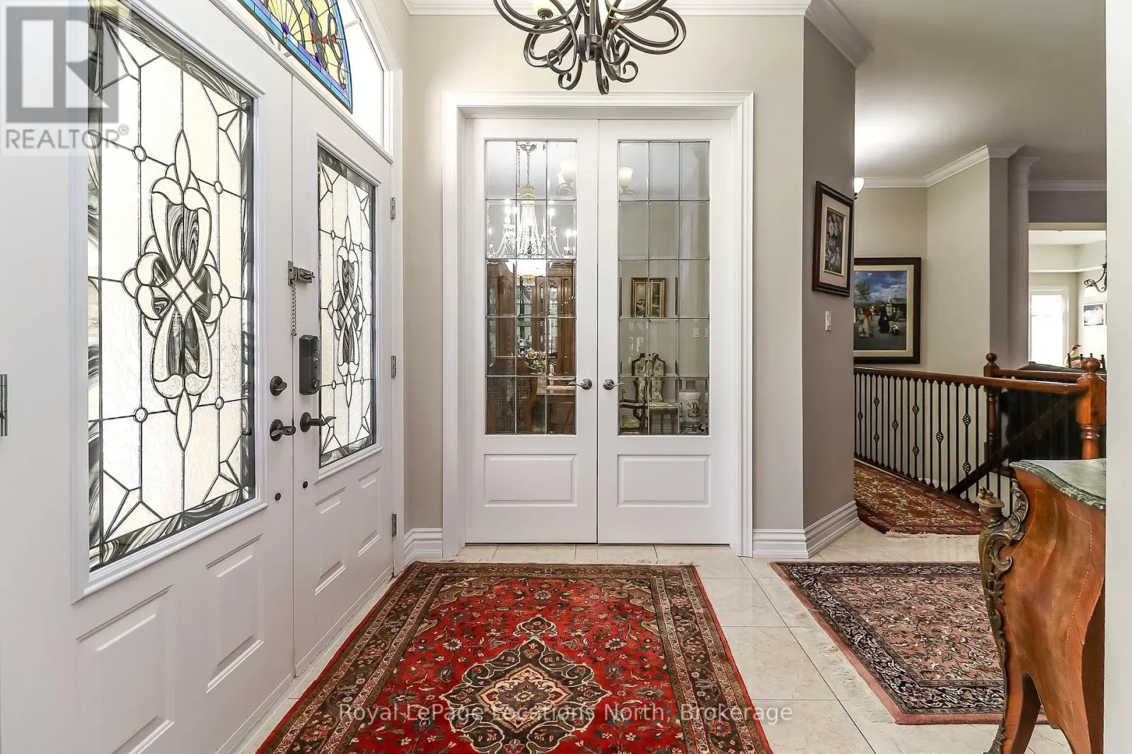 15 DOWNER CRESCENT