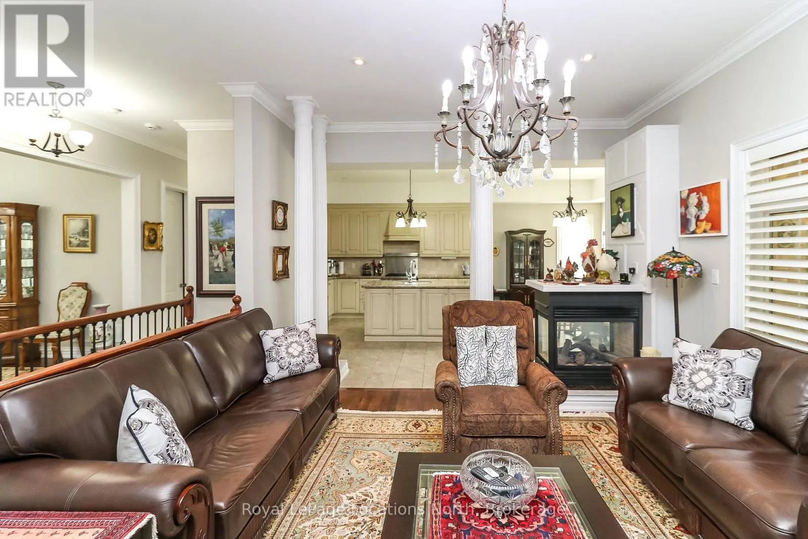 15 DOWNER CRESCENT