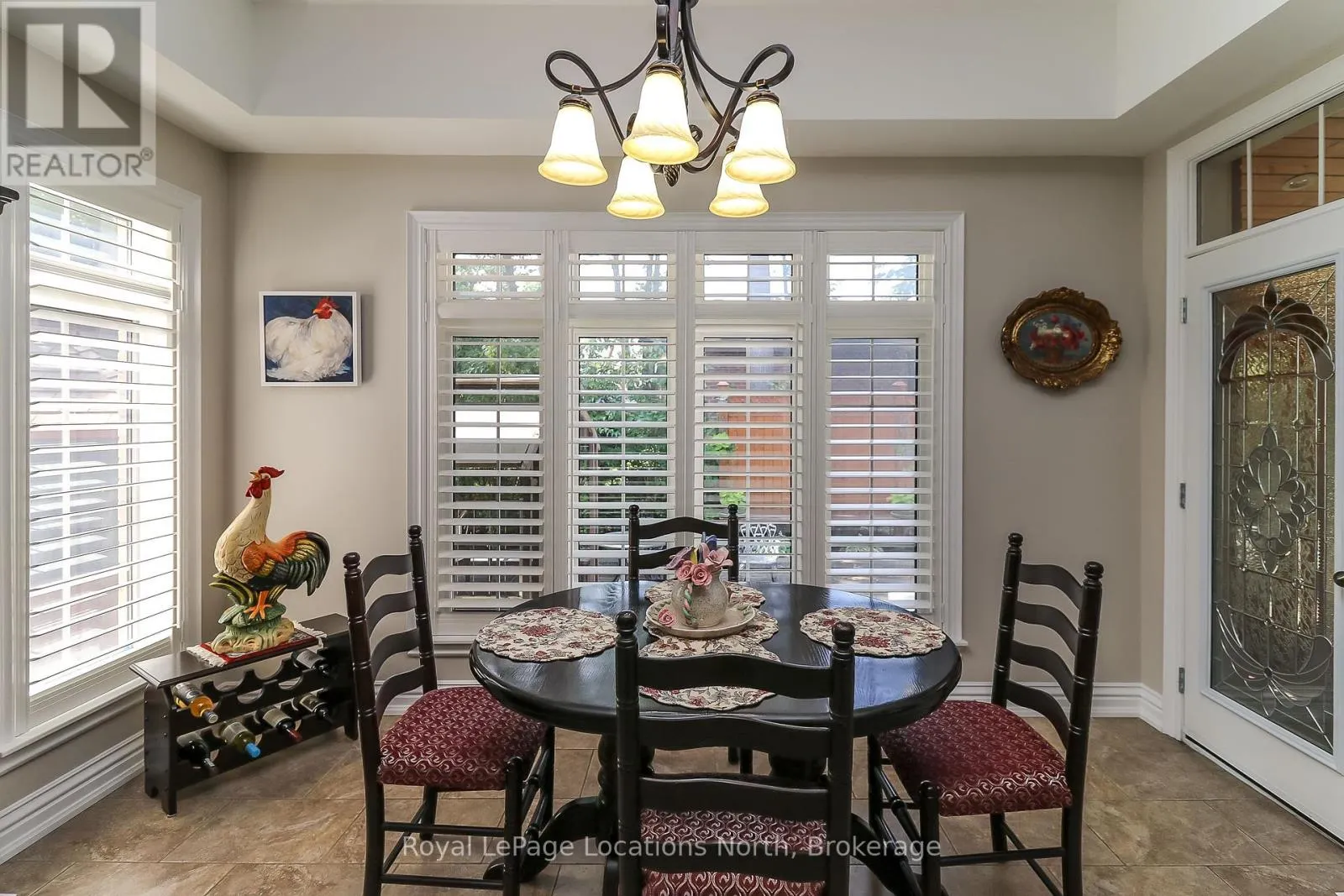 15 DOWNER CRESCENT