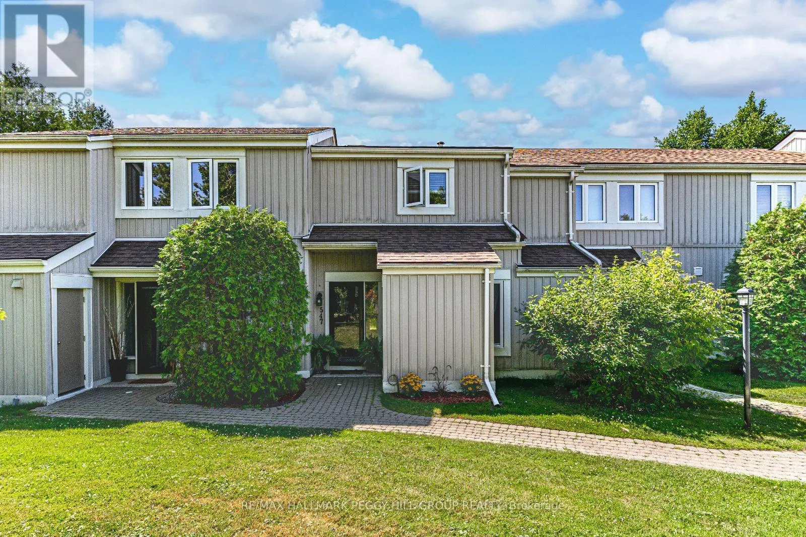 547 OXBOW CRESCENT