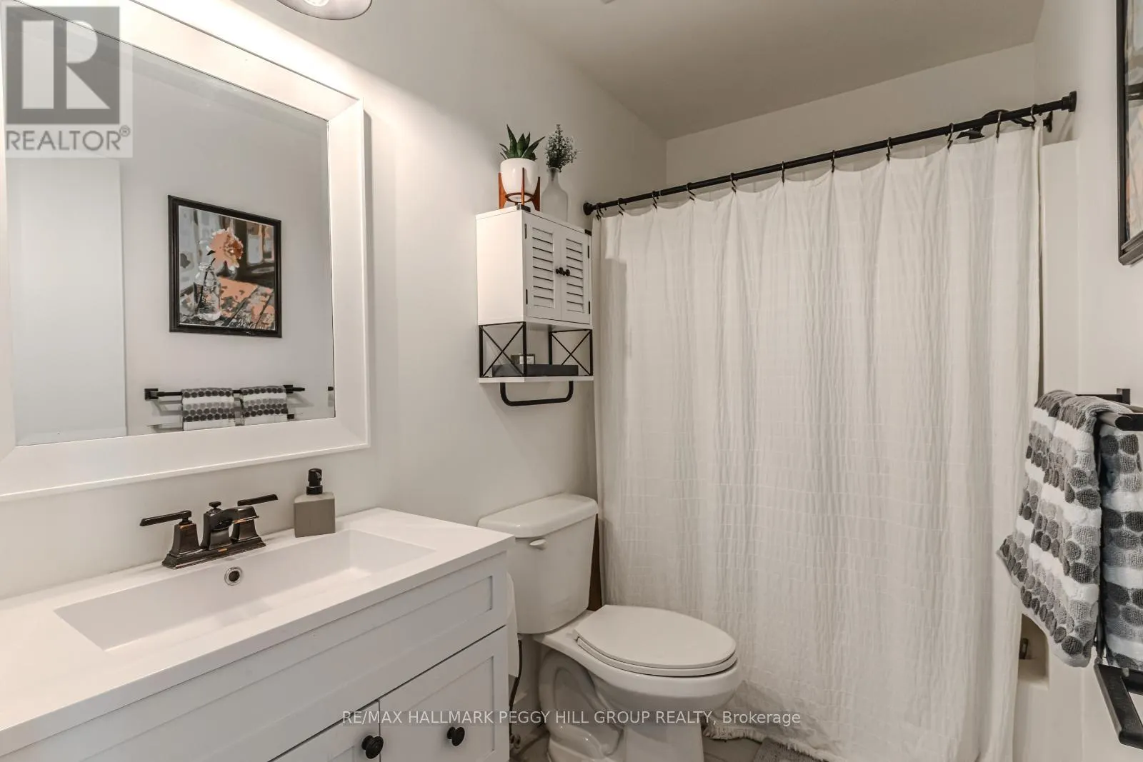 547 OXBOW CRESCENT