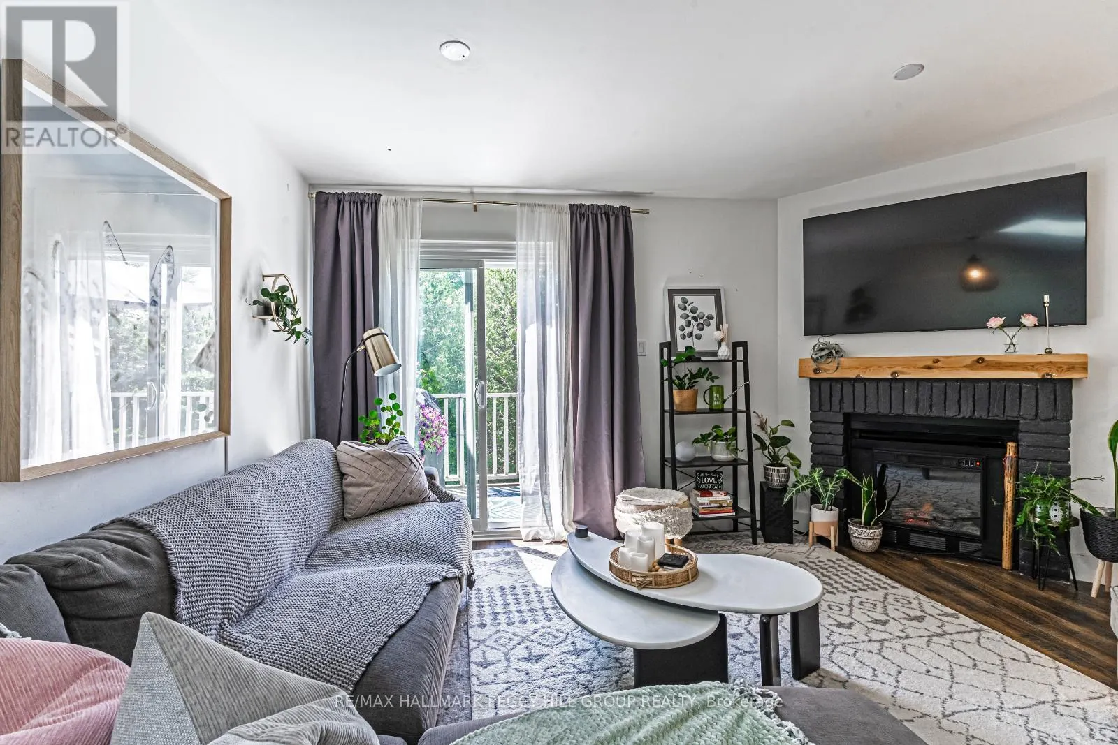 547 OXBOW CRESCENT