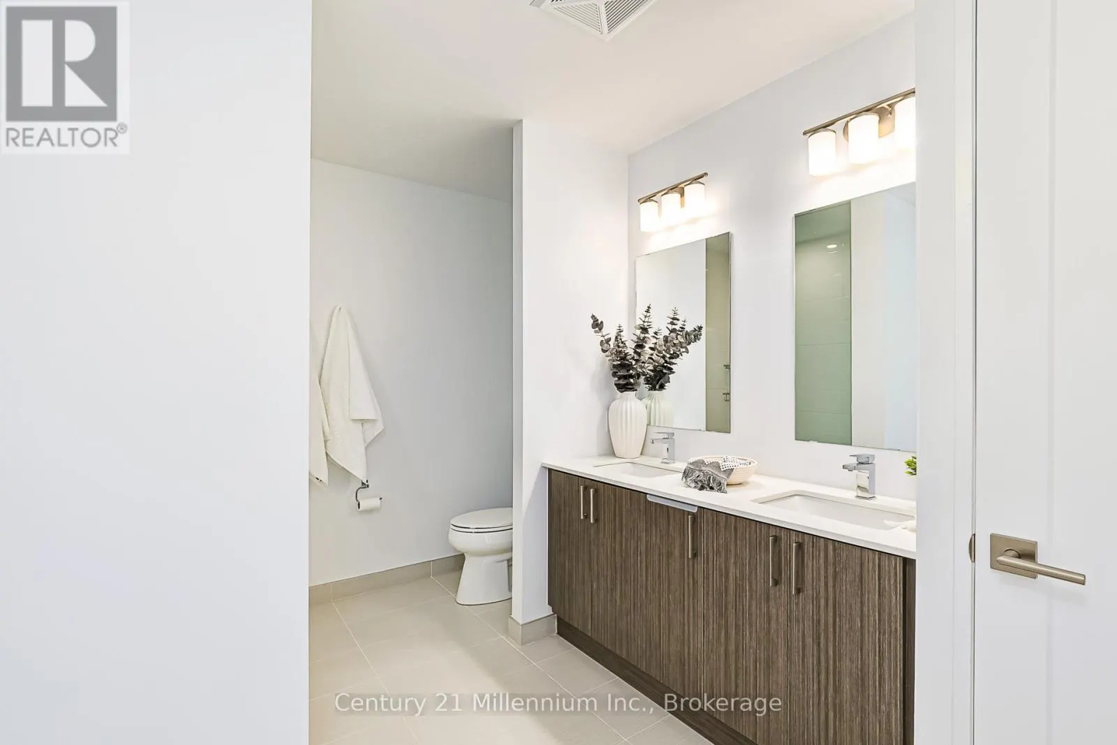 209 - 1 HUME STREET, #209