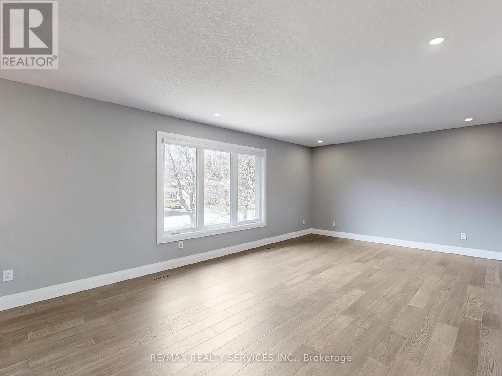 35 INNISBROOK DRIVE