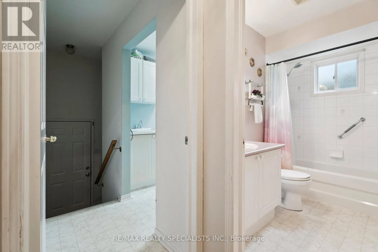 62 SILVER BIRCH AVENUE