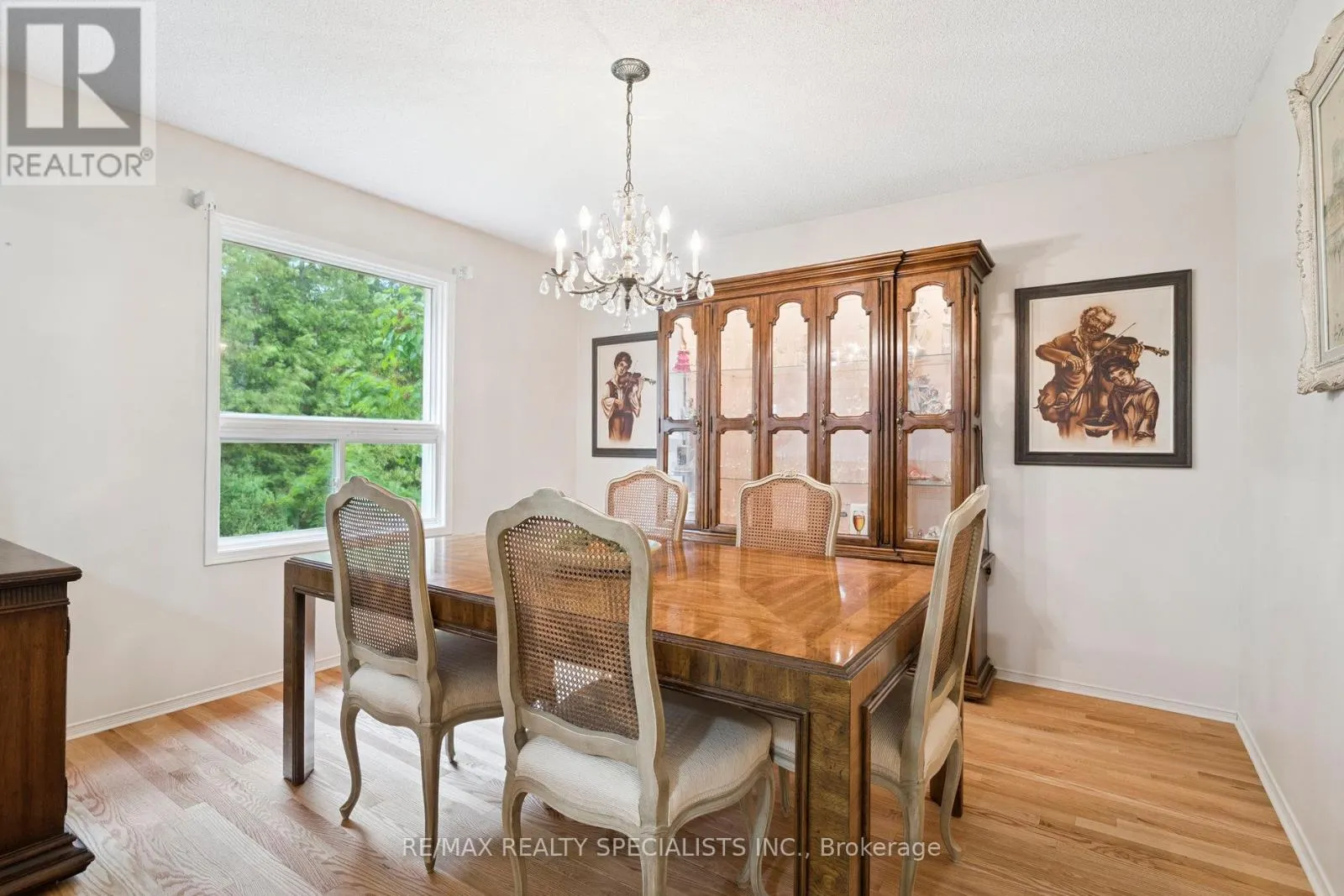62 SILVER BIRCH AVENUE