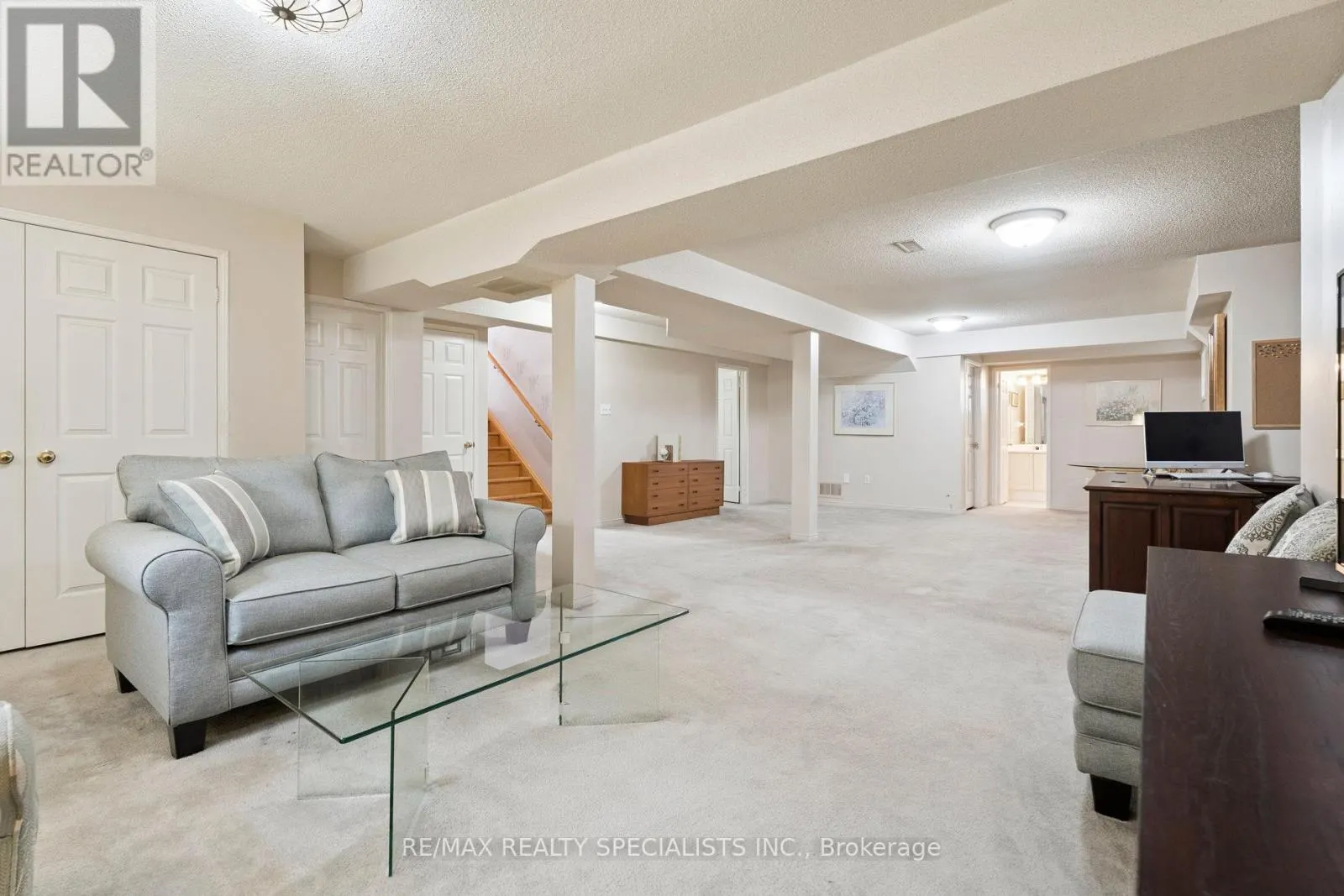 62 SILVER BIRCH AVENUE