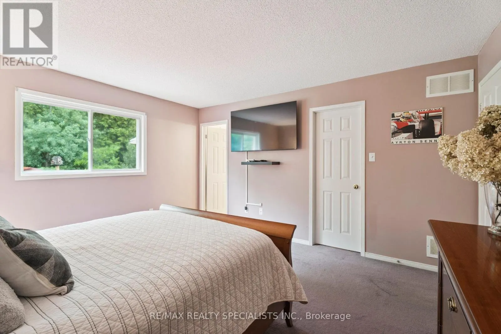 62 SILVER BIRCH AVENUE