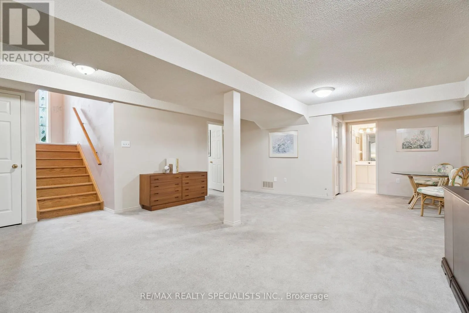 62 SILVER BIRCH AVENUE