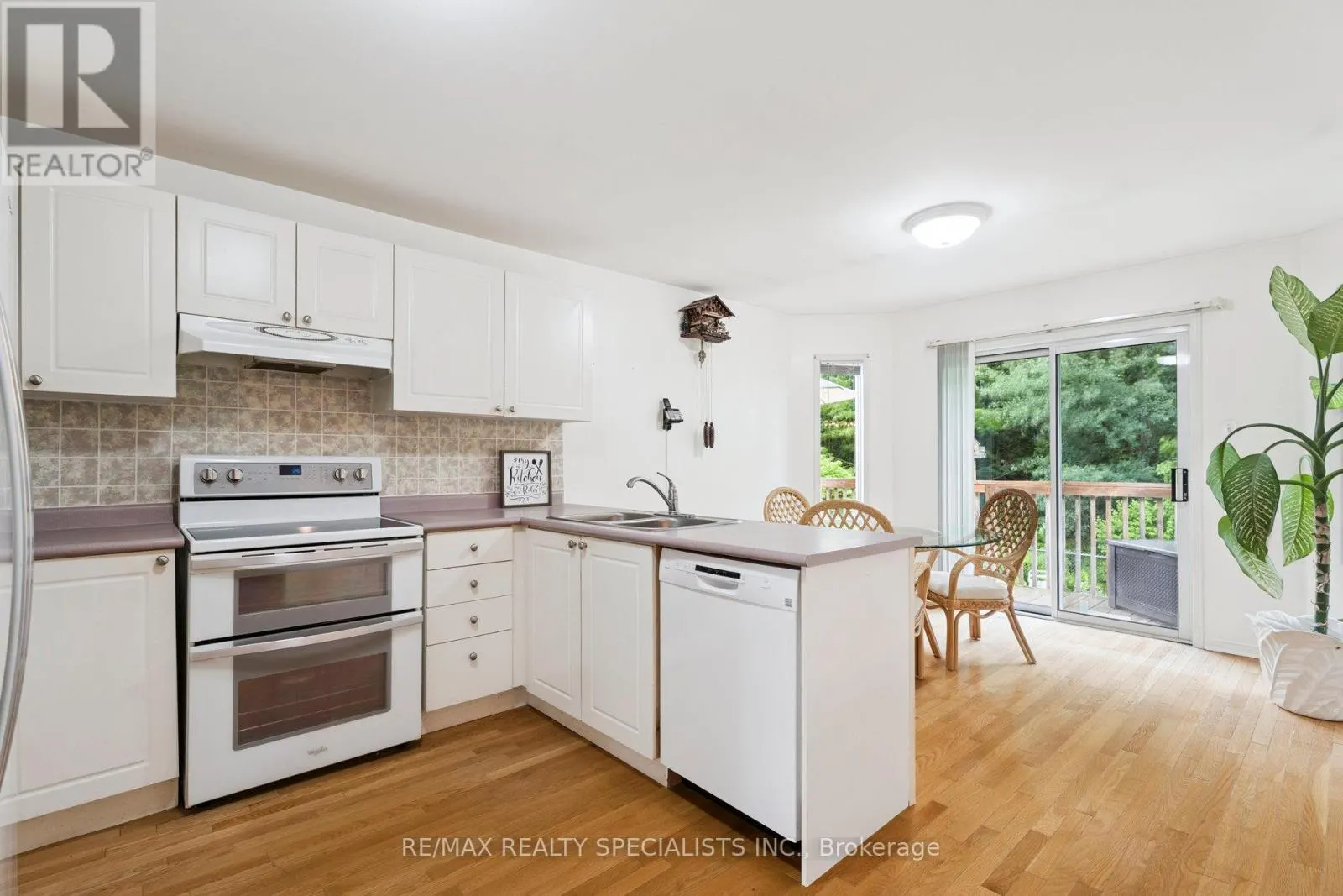 62 SILVER BIRCH AVENUE