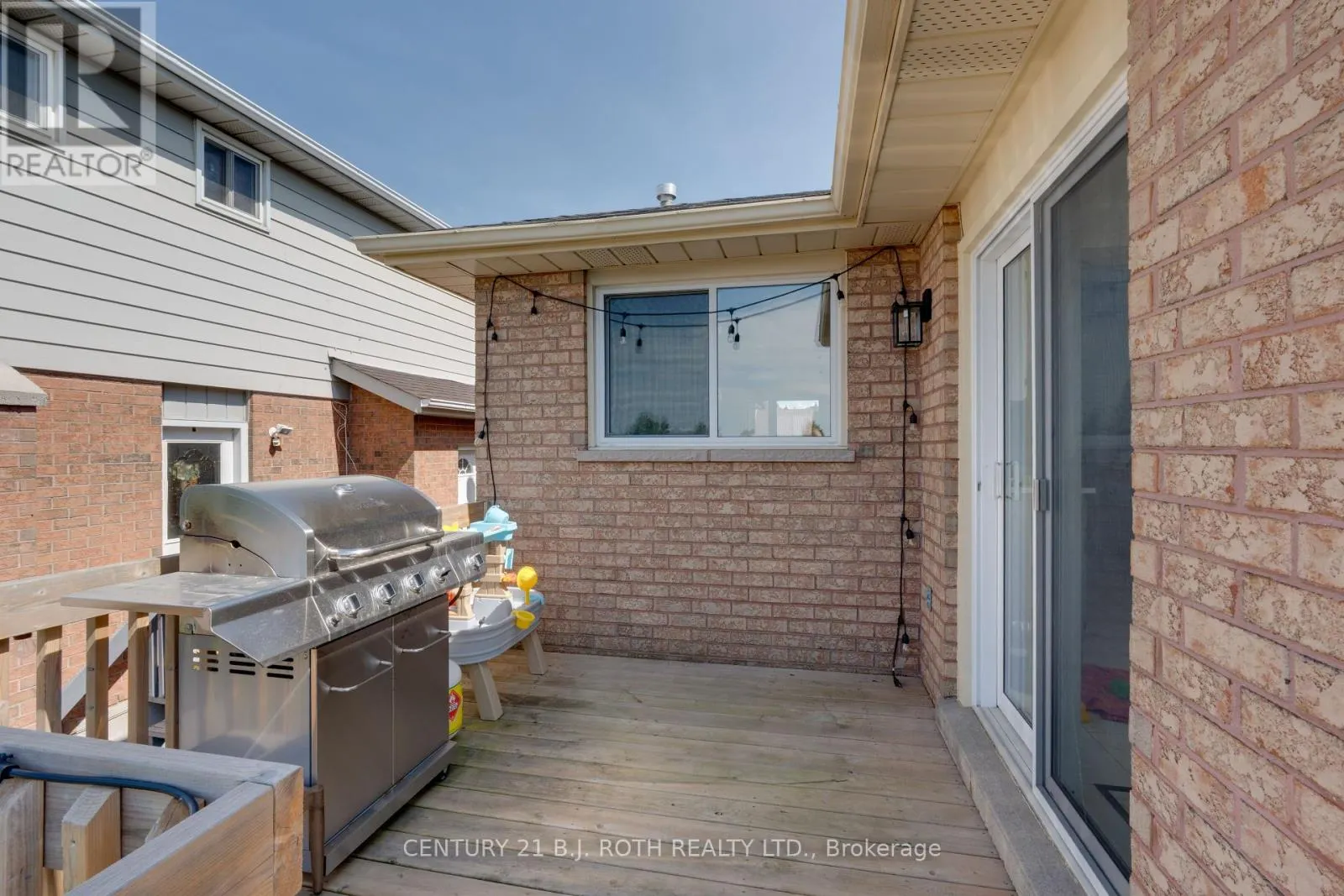 258 COLLEGIATE DRIVE