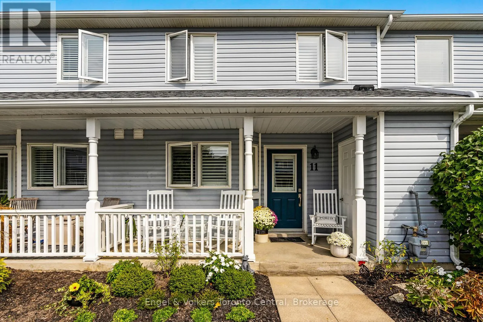 11 SUNDIAL COURT