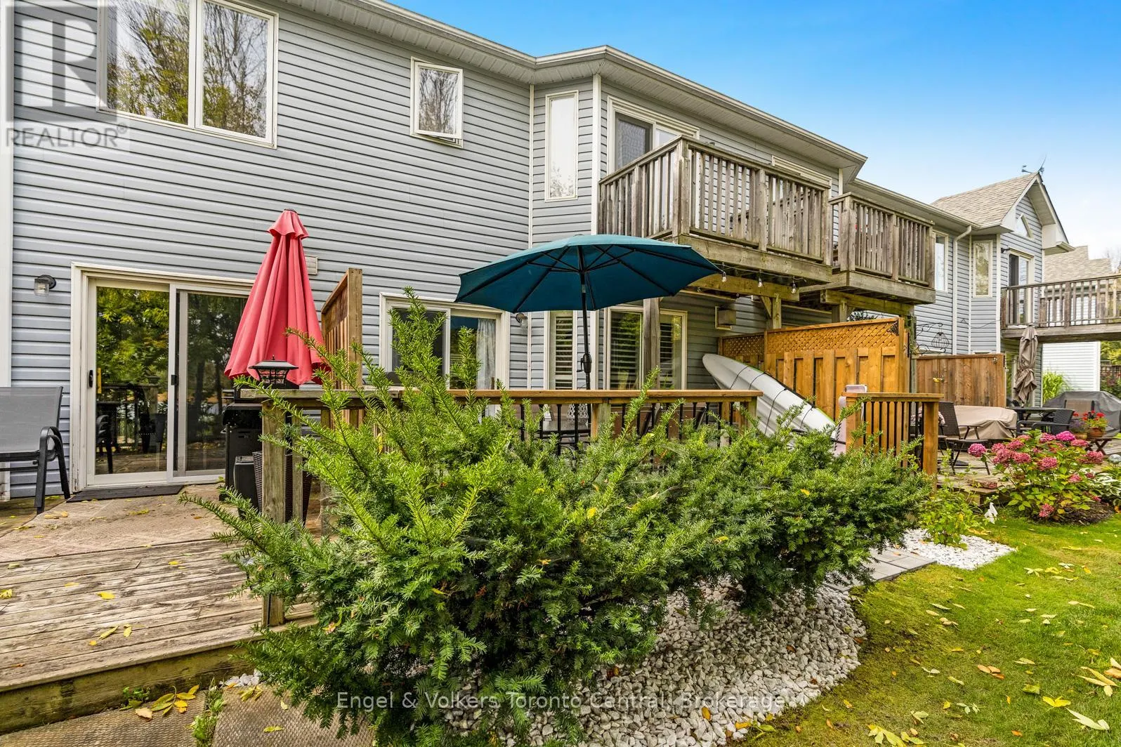 11 SUNDIAL COURT