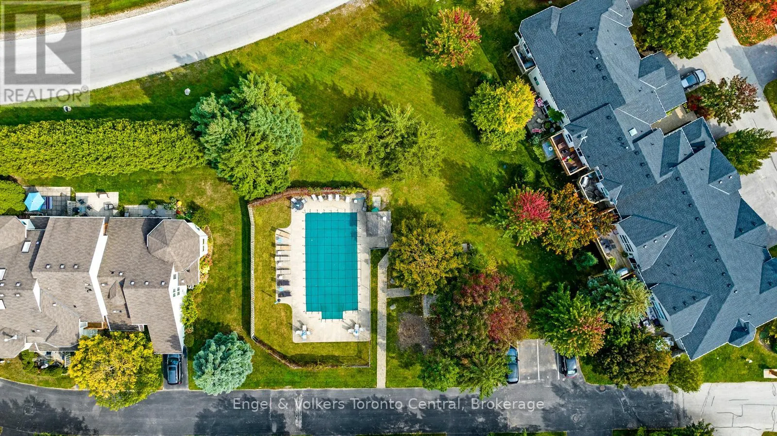 11 SUNDIAL COURT