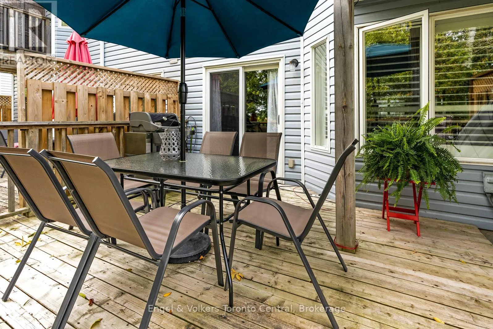 11 SUNDIAL COURT