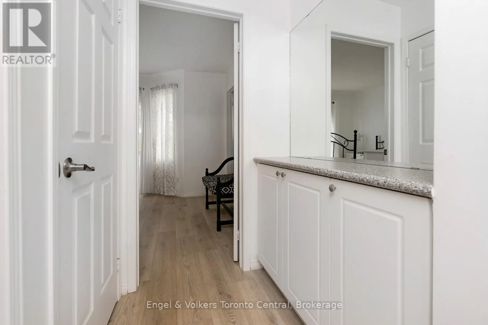 11 SUNDIAL COURT