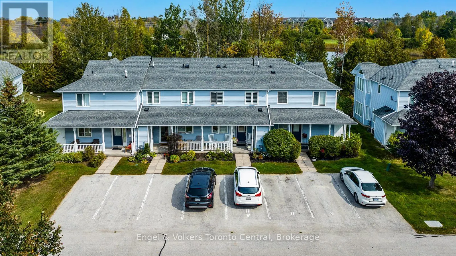 11 SUNDIAL COURT