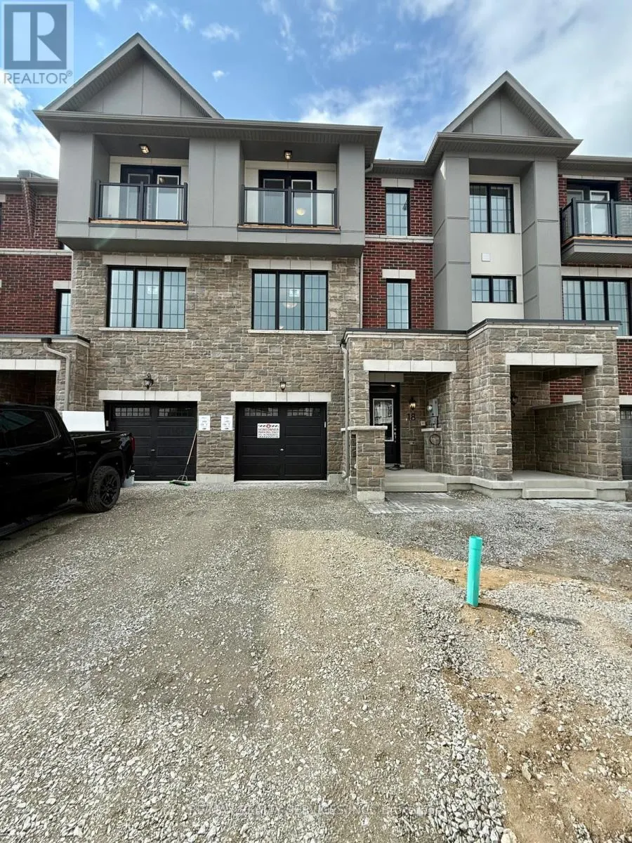 18 PEAREN LANE
