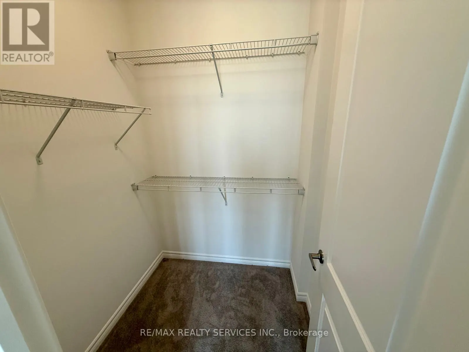 18 PEAREN LANE