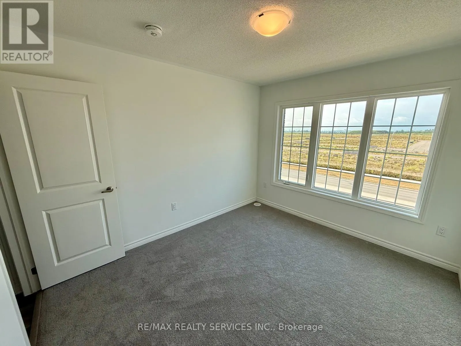 18 PEAREN LANE