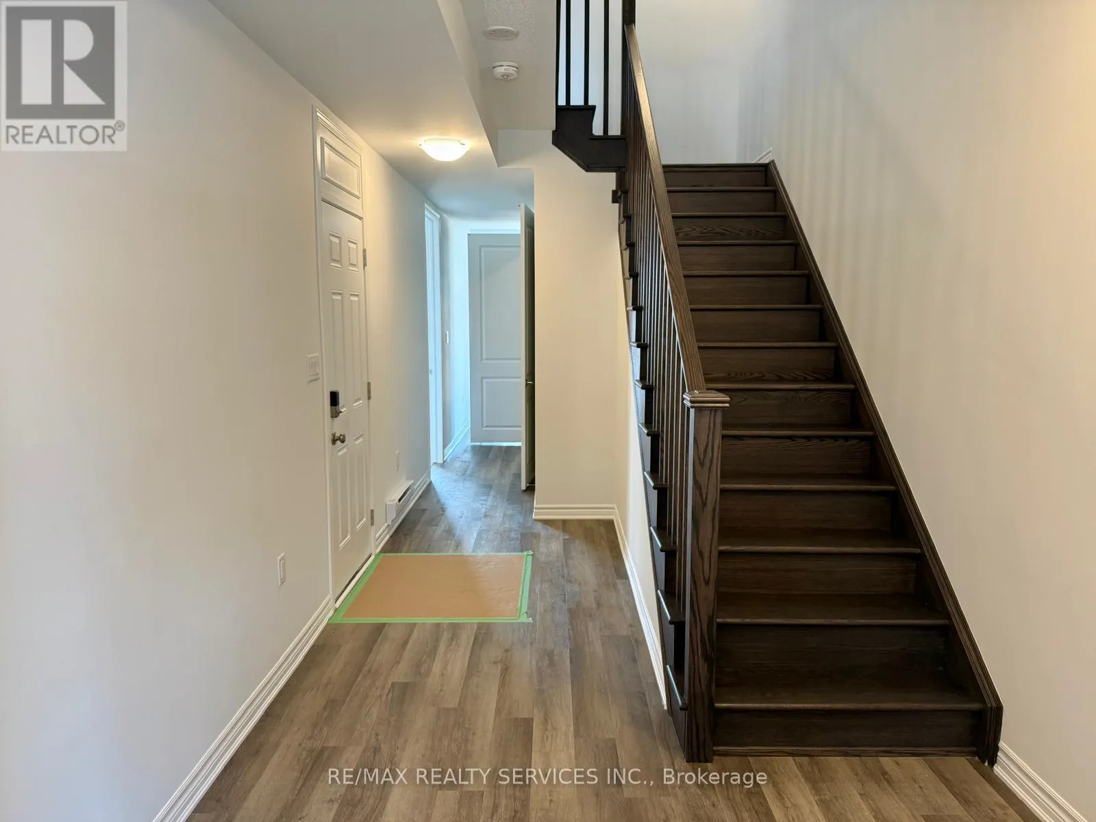 18 PEAREN LANE