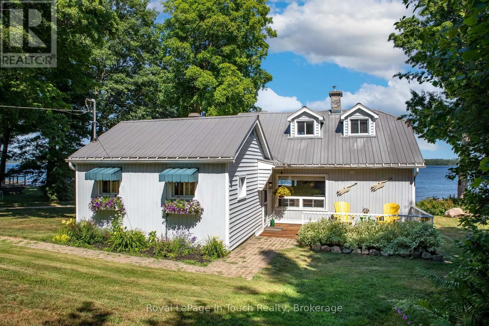 1443 CHAMPLAIN ROAD