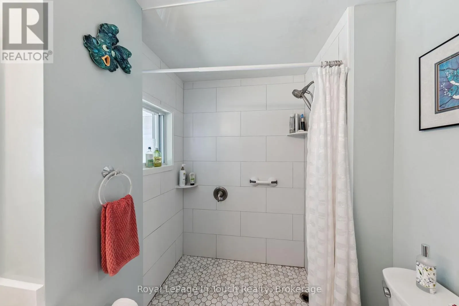 1443 CHAMPLAIN ROAD