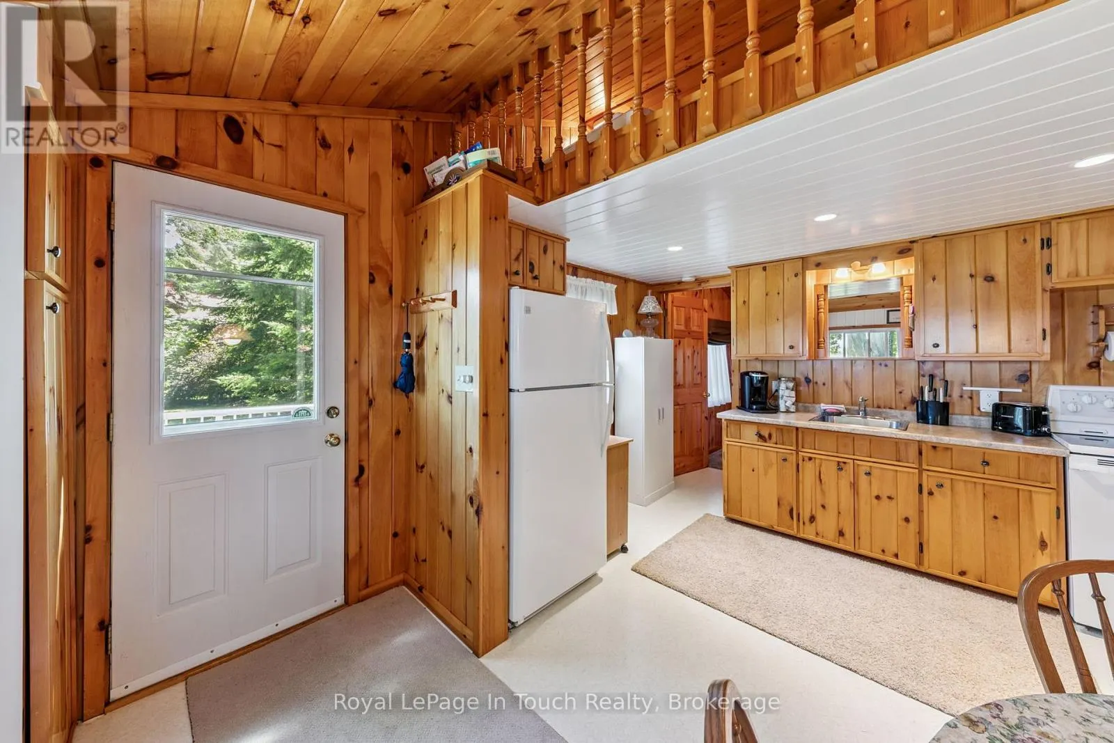 1443 CHAMPLAIN ROAD
