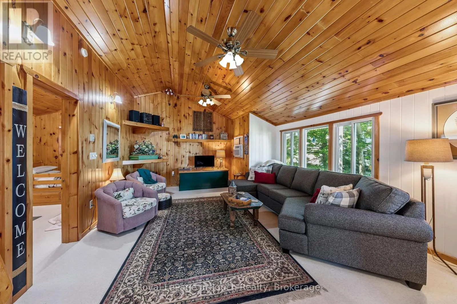 1443 CHAMPLAIN ROAD