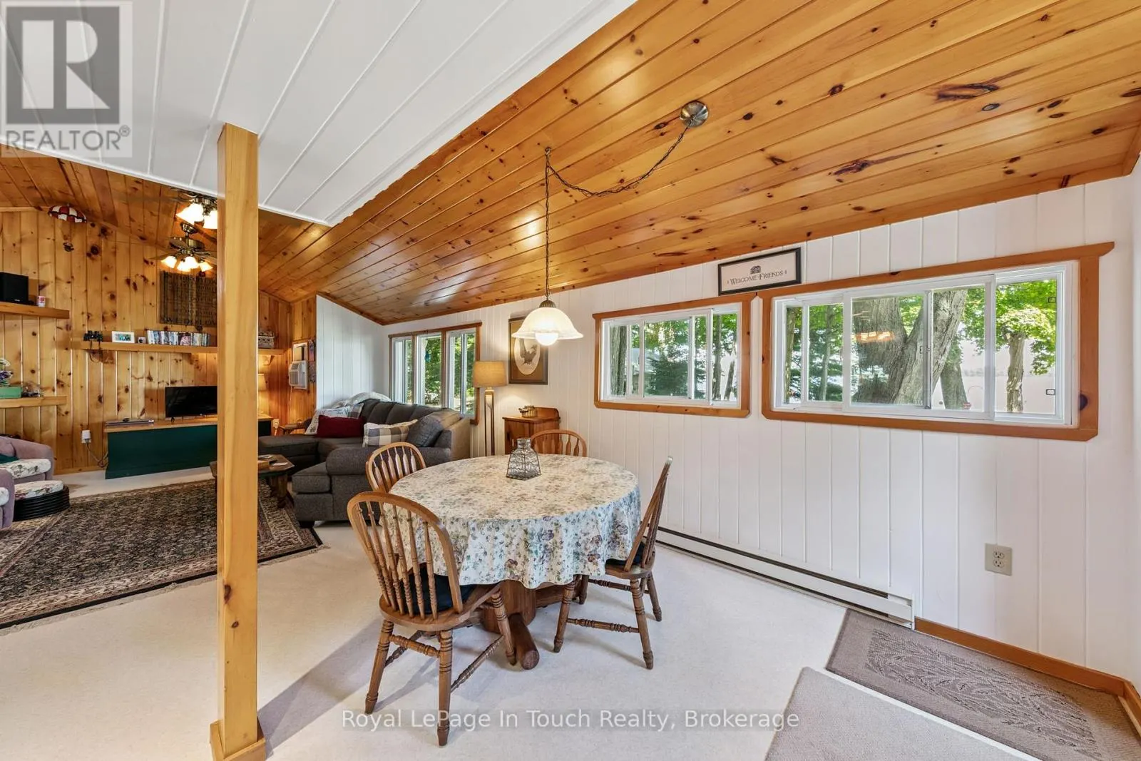 1443 CHAMPLAIN ROAD
