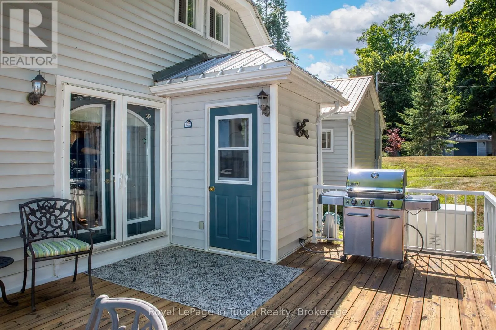 1443 CHAMPLAIN ROAD