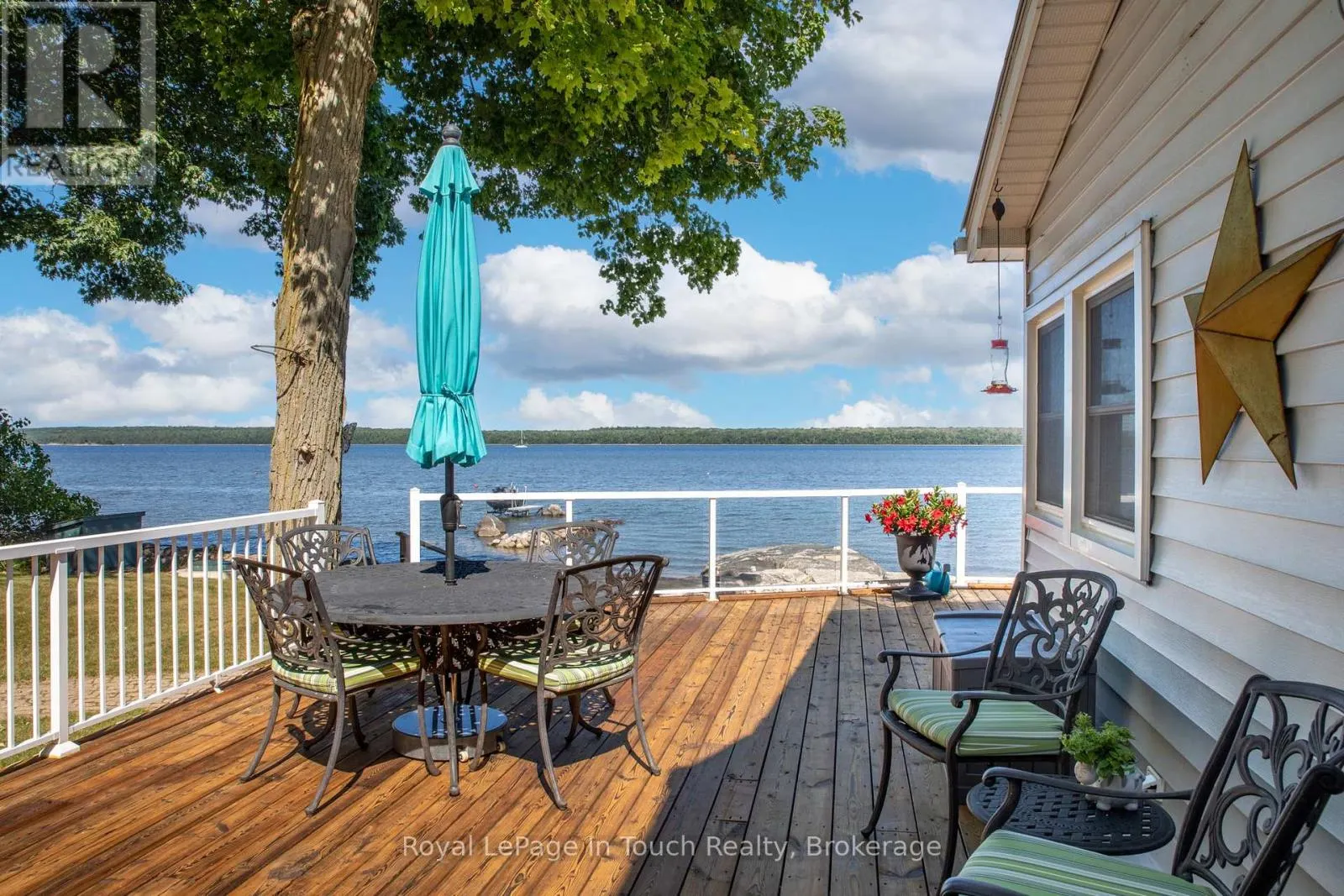 1443 CHAMPLAIN ROAD