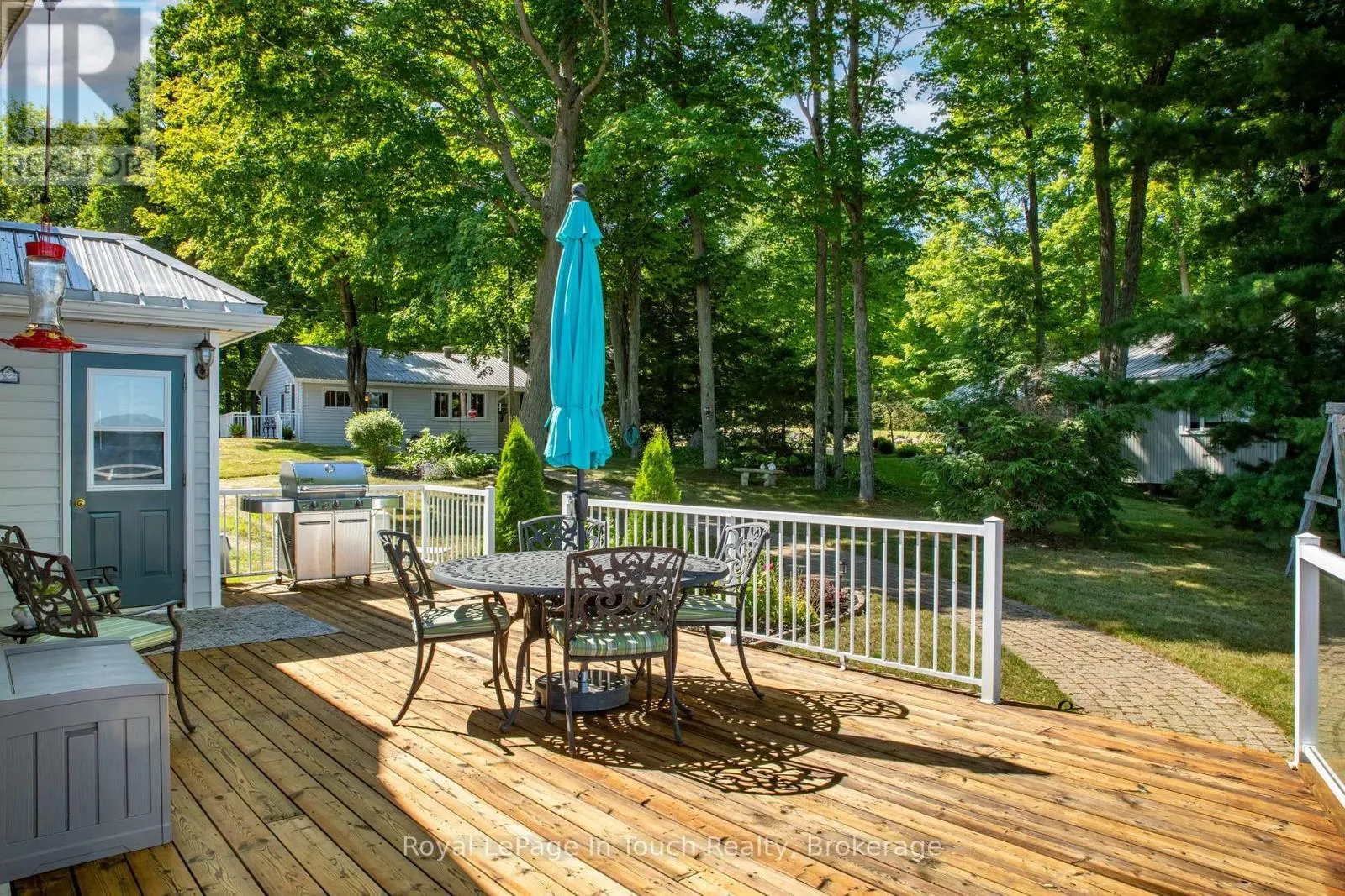 1443 CHAMPLAIN ROAD